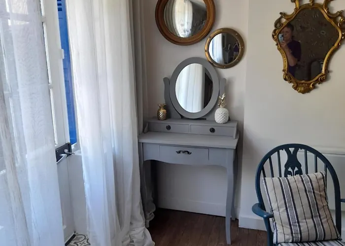 Beau Maison Сasa de vacaciones Le Vigeant